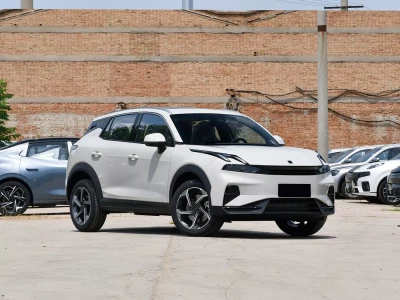 Lynk&Co 06 Фото №3