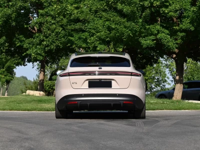 NIO ET5 TOURING Фото №5
