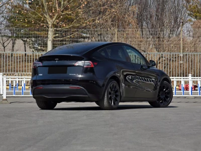 Tesla Model Y  Фото №4